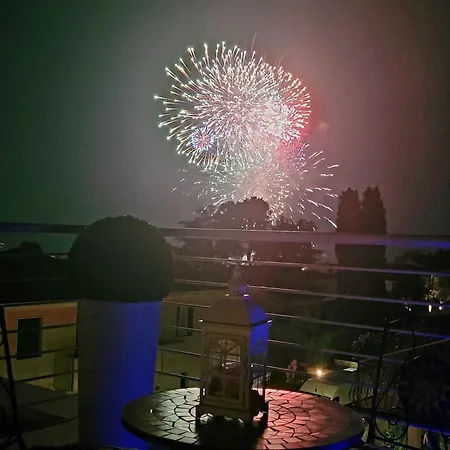 View - Nuovo Con Solarium Vista